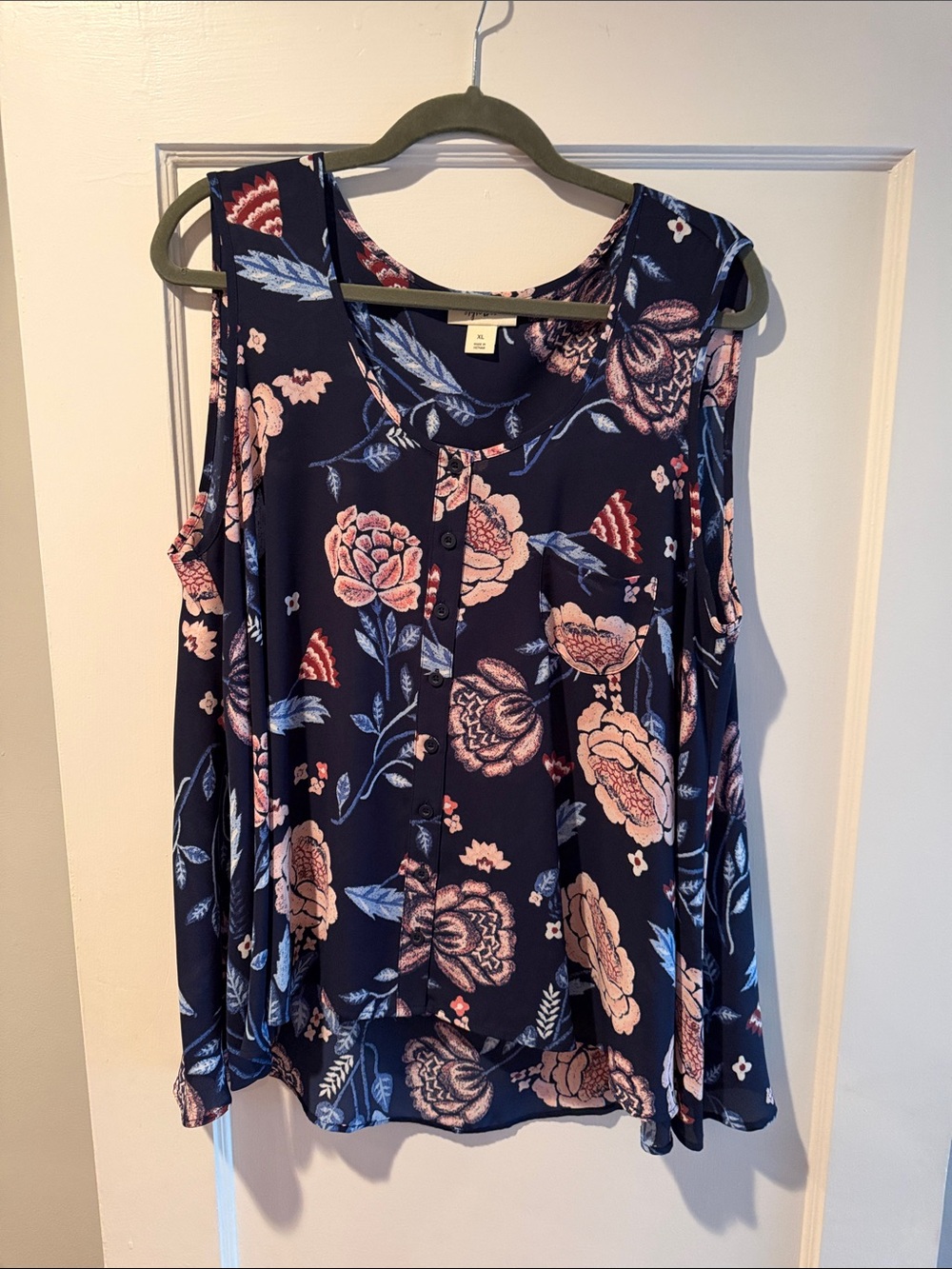 Style & Co. Navy Floral Sleeveleas Swing Button Tank with Pink Blooms XL